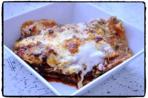 lasagne, mozzarella, parmezán, chilli